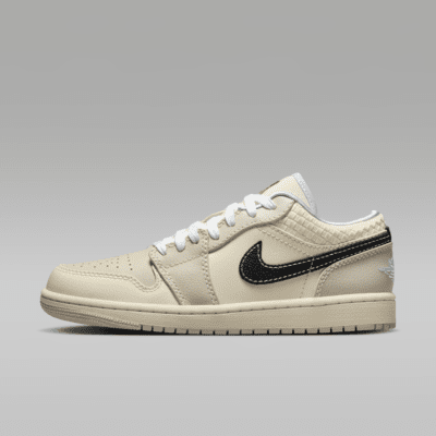 Chaussure Air Jordan 1 Low SE pour femme. Nike LU